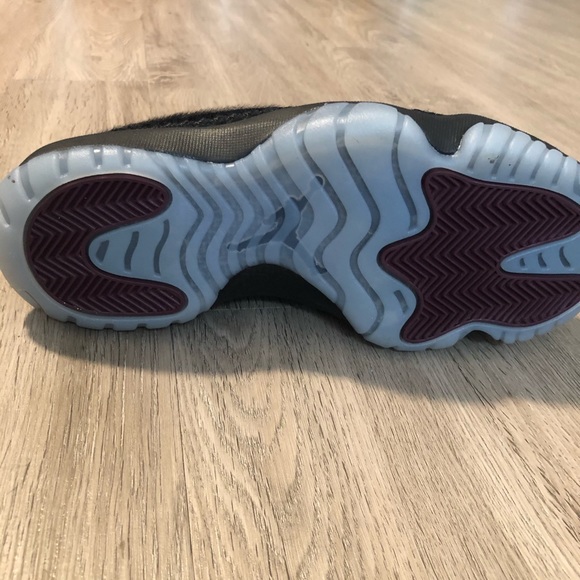 Women’s Air Jordan XI FUTURE “BLACK KNIGHT” - Picture 3 of 8